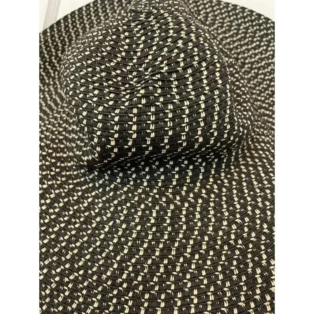 Old Navy Women's Size Large -XL Black & White Floppy Beach Hat